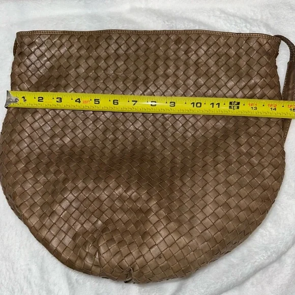 Bottega Veneta 🔥Taupe Woven Leather Shoulder Bag🔥 - Picture 10 of 13